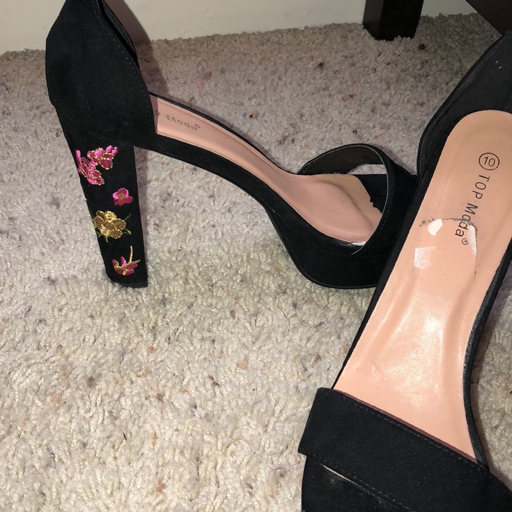 Black Heel with Embroidered Floral Print